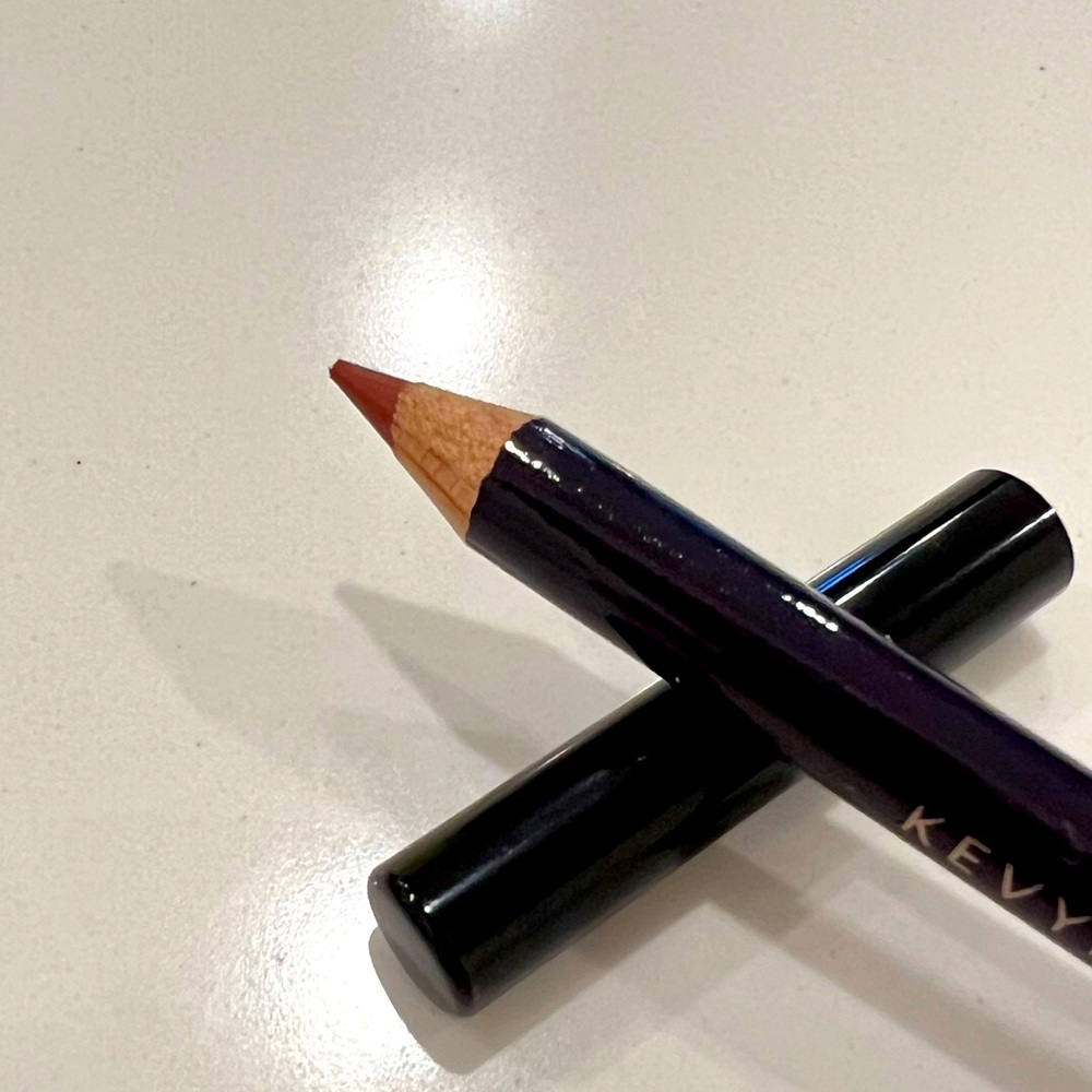 KEVYN AUCOIN Unforgettable Lip Definer with Brush & Sharpener, Carnal - Picture 7 of 9